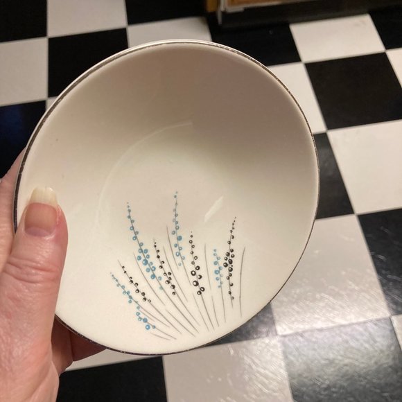 40's Vintage Edwin Knowles "Fantasy" China 5 1/2" Berry Bowl - Picture 2 of 13